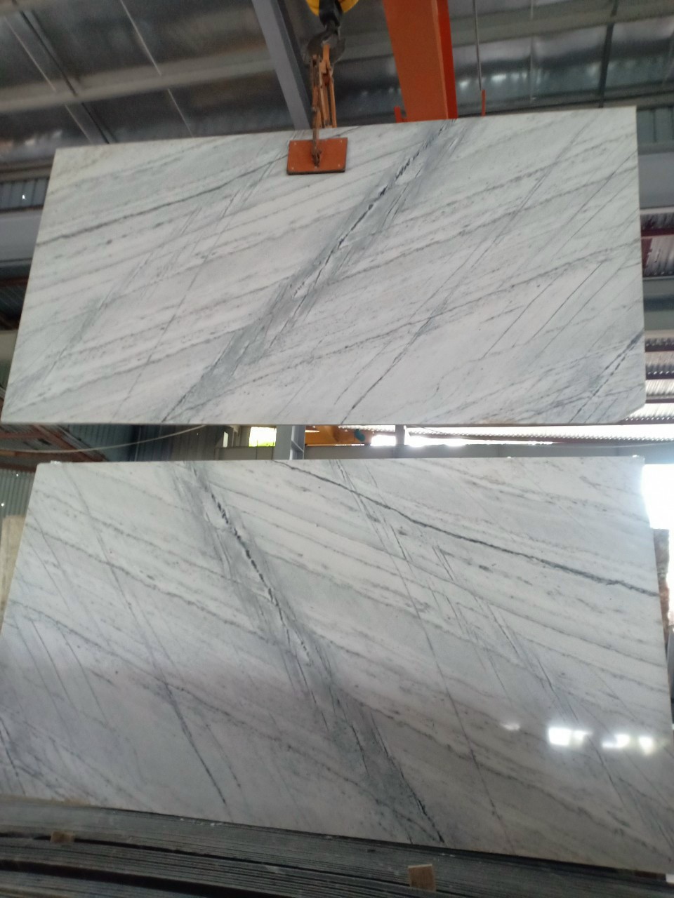 đá marble trắng ý
