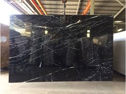 Đá đen tia chớp mới