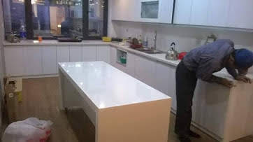 đá ốp mặt bàn bếp