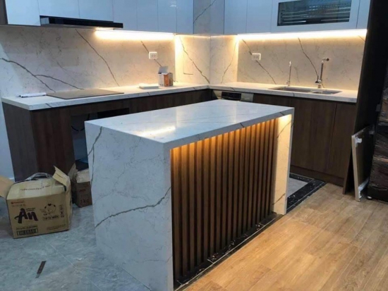 đá ốp mặt bàn bếp