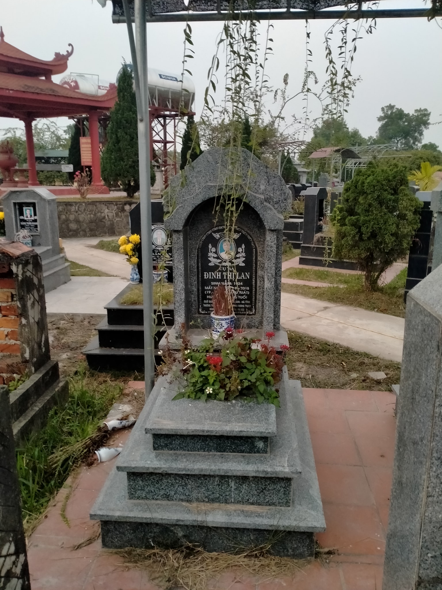 Đá ốp mộ giá rẻ tại hà nội