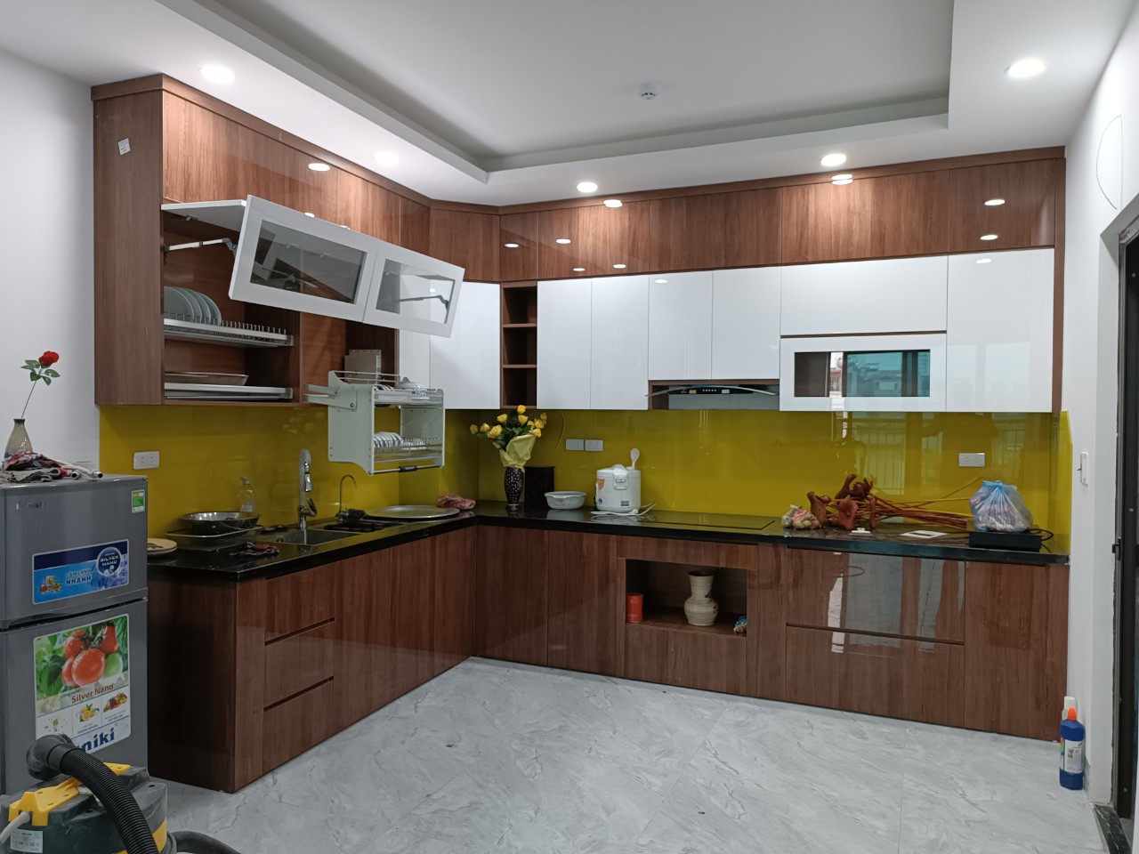 đá ốp mặt bàn bếp